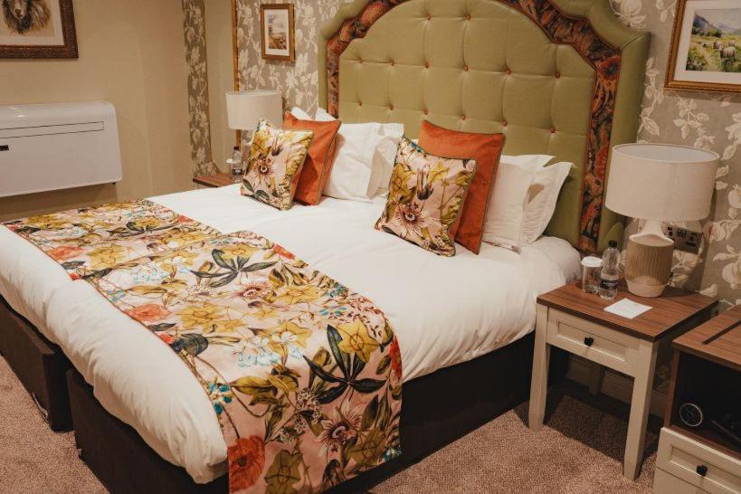 The Golden Fleece Hotel, Thirsk, North Yorkshire - Part Of The Coaching Group Hotel 4*