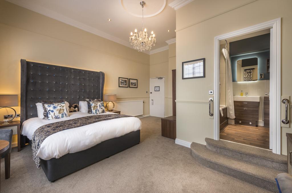 The Golden Fleece Hotel, Thirsk, North Yorkshire - Part Of The Coaching Group Thirsk