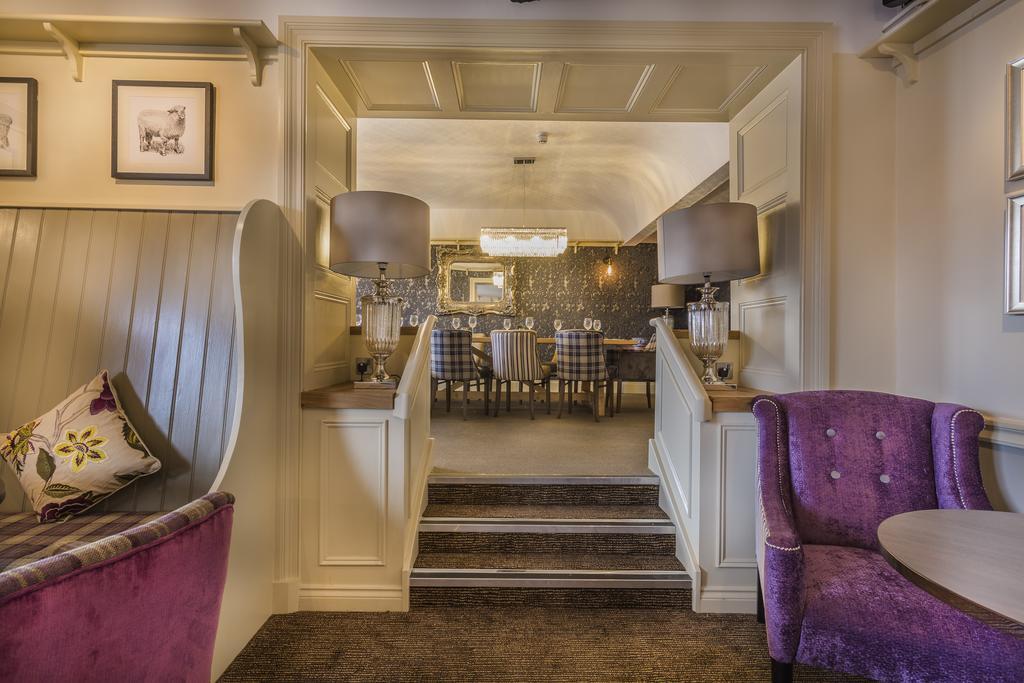 The Golden Fleece Hotel