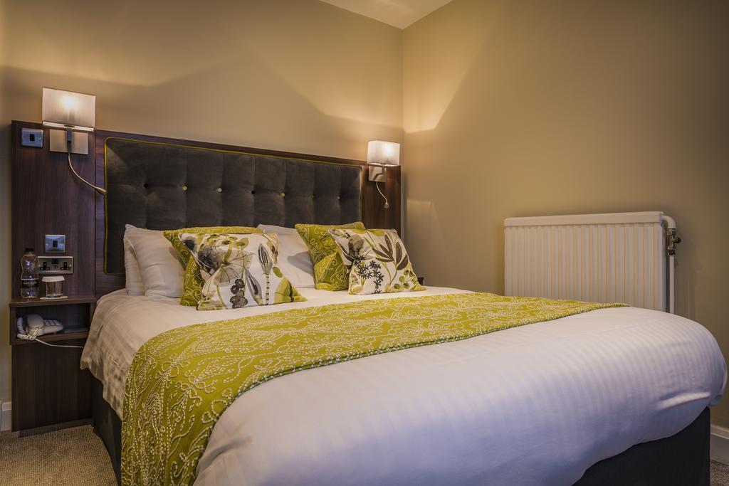 The Golden Fleece Hotel