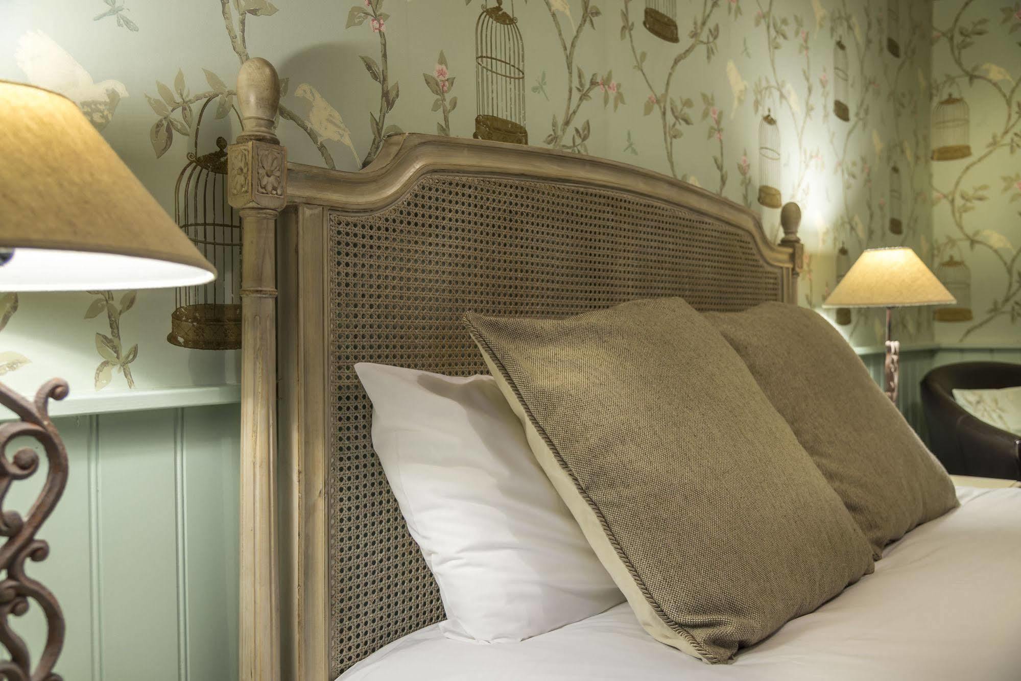 Hotel The Golden Fleece 4*
